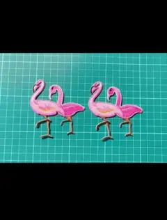 2枚です ★ フラミンゴ ワッペン 鳥カラフル