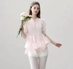 Treat Ürself Twist Flare Pintuck Blouse - メルカリ