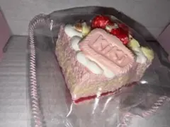 kikisquishy ベリーケーキ ロゴケーキ スクイーズ いちごケーキ - メルカリ