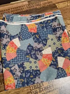 和柄 ネイビー系 扇 生地 100×200くらい