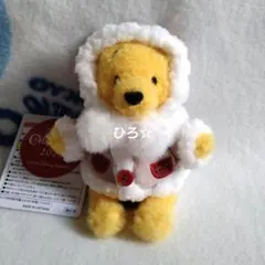 プーさん　ぬいぐるみバッジ　ディズニークリスマス2025