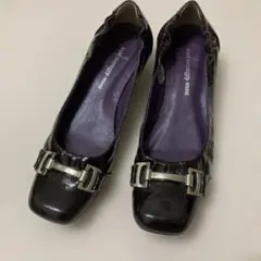 バックル付きエナメルフラットシューズ 黒のサムネイル