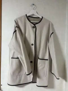 ベージュ ジャケット