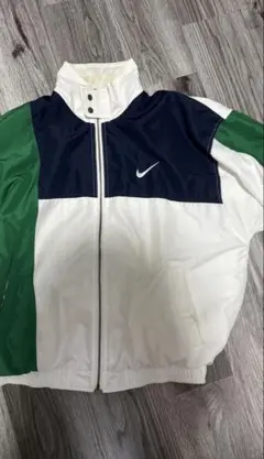 Nike ナイロンジャケット Lサイズ