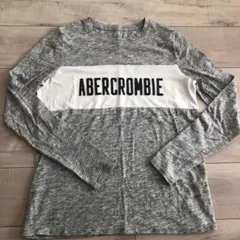 アバクロキッズ　長袖Tシャツ