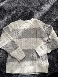 GU ホワイト グレー ニットセーター 150