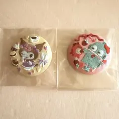 サンリオ　刺繍缶バッジ　クロミ　ハンギョドン