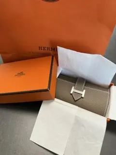 HERMÈS べアンキーケース　エトゥープのサムネイル