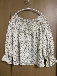 RAY CASSIN FAVORI 花柄オフショルダーブラウスのサムネイル