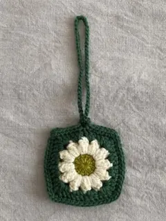 お花モチーフのミニポーチ グリーン×アイボリー 【現品一点のみ】