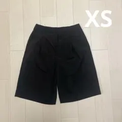 ユニクロ セオリー 黒 ショートパンツ