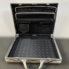 2026年最新】rimowa リモワ/アタッシュケースの人気アイテム - メルカリ
