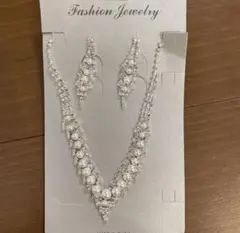 パールとクリスタルのブライダルアクセサリーセット