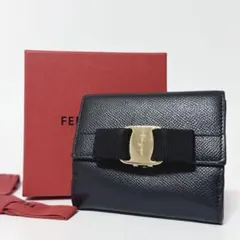 フェラガモ二つ折り財布 ヴァラ・リボン セブンテン オブリ アンミヌ