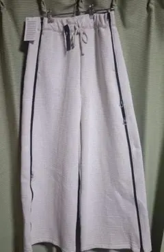 Item thumbnail for item 72b72932-9915-47ce-8118-50e681edbe48