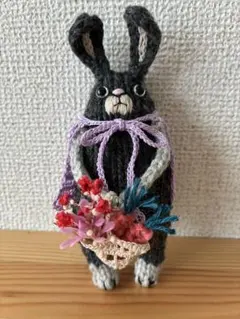 ハンドメイド☆あみぐるみ☆お出掛けするうさぎちゃんのサムネイル