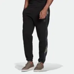 アディダスオadidas Originals グラフィックカモ柄スウェットパンツ