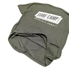 SURF CAMP HAWAII - クラークフォームパロディロゴ Tシャツのサムネイル