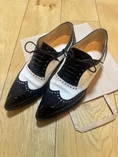 【値下げ】Christian Louboutin ウィングチップ ローファーのサムネイル