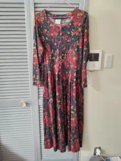 美品★laura ashleyローラアシュレイ★花柄カットソーロングワンピース