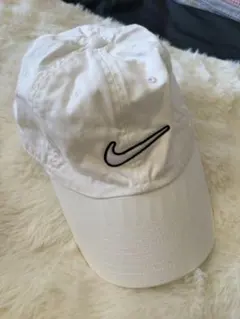 Nike ホワイトキャップ ロゴ刺繍
