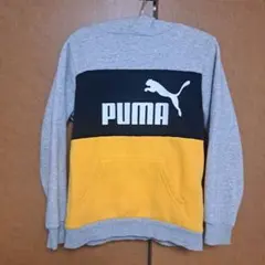 130サイズ　PUMA フード付きスウェットパーカー　ブラック×イエロー×グレー