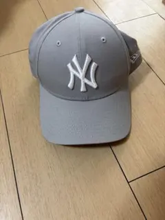 New Era ニューヨークヤンキース キャップ グレーのサムネイル