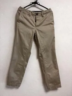 ベージュ チノパン フロントボタン付き