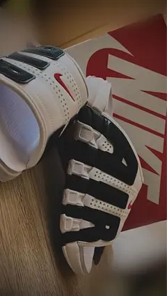 NIKE AIR MORE UPTEMPO サンダル ホワイト ブラックのサムネイル