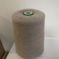 ベージュ　カシミヤ90ナイロン10②　番手不明　600g