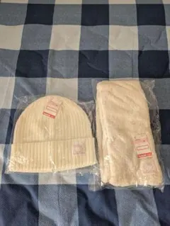 ハローキティ リブ編みニット帽とマフラー