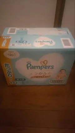 Pampers オムツ　テープ Sサイズ 132枚のサムネイル