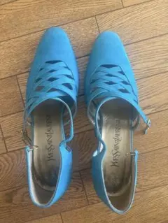 Yves Saint Laurent 青 ストラップ付きスエードパンプス