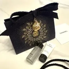 新品　CHANEL クリスマス　ホリデー限定チャーム　カメリア　ショップ袋