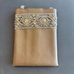 ブラウンレザー刺繍ポシェット