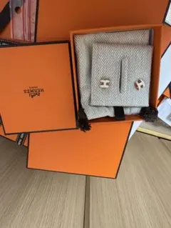 新品未使用】HERMES ミニポップH ピアス ブラン ゴールデンローズ