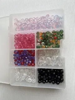 多彩なプラスチックビーズセット