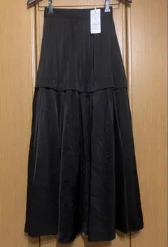 新品 rienda リエンダ バック スリット フレア スカート ブラック 黒のサムネイル