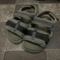 zara kids サンダル　13.5cm キッズサンダル　カーキのサムネイル
