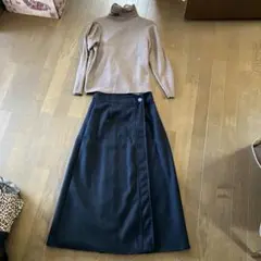 ブラウンタートルネックと黒ラップスカートセットアップM新品
