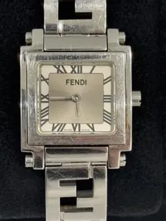 稼働品 FENDI ズッカブレス スクエア クォーツ レディース腕時計のサムネイル