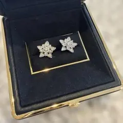 【CHANEL】 シャネル カメリア フラワーモチーフ ピアス ロゴプレート有 CHANEL】 シャネル カメリア フラワーモチーフ ピアス ロゴプレート有