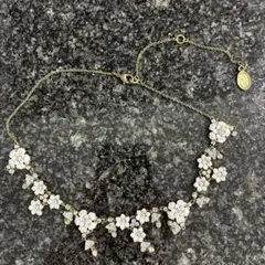 ミハエルネグリン　花モチーフ ネックレスのサムネイル