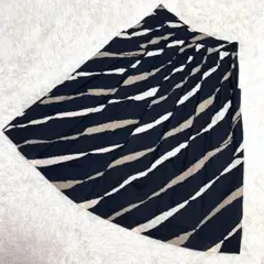 PARIENNE✨美品　フレアスカート　ゼブラ柄　タック　ブラック　（7）