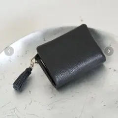 限定展開 BEAURE/ビュレ カウレザー タッセル付きコンパクトウォレットのサムネイル