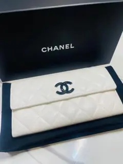CHANEL マトラッセ キャビアスキン ホワイト 長財布