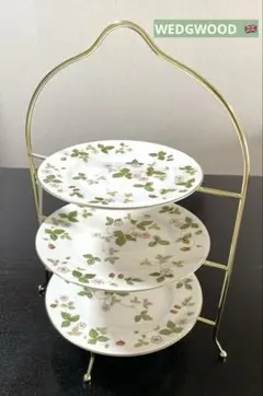 ミ*ン様 ウェッジウッド ワイルドストロベリープレート黒壺 3枚＆ケーキスタンド