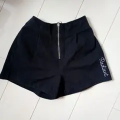 ハートのチャーム付き　ハーフズボン サイズ140