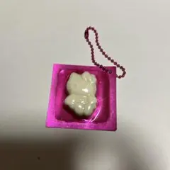 QBBチーズ　ハローキティ　サンリオ　キーホルダー　カプセルトイ　ガチャガチャ
