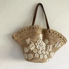 花柄刺繍のストローかごバッグ